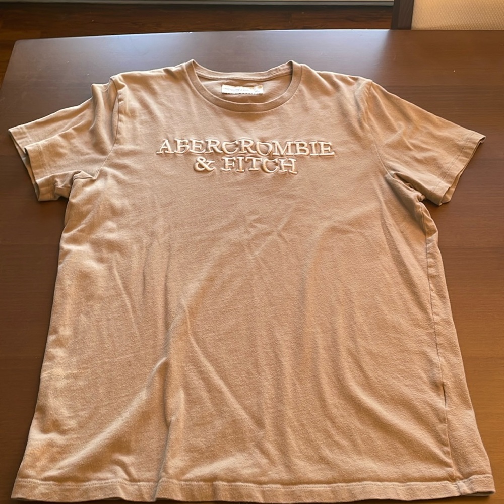 Men’s logo tee
